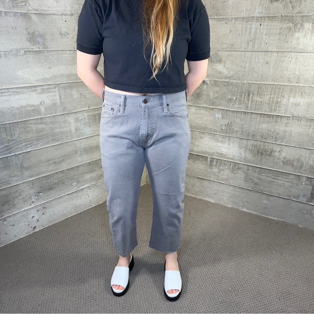 Levi’s Cropped 513 Jeans